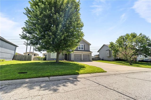 607 SE Joel Avenue, Lee's Summit, MO 64063