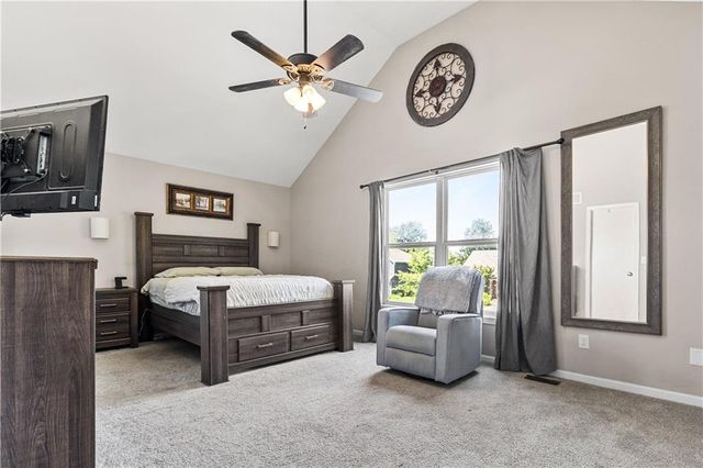 607 SE Joel Avenue, Lee's Summit, MO 64063