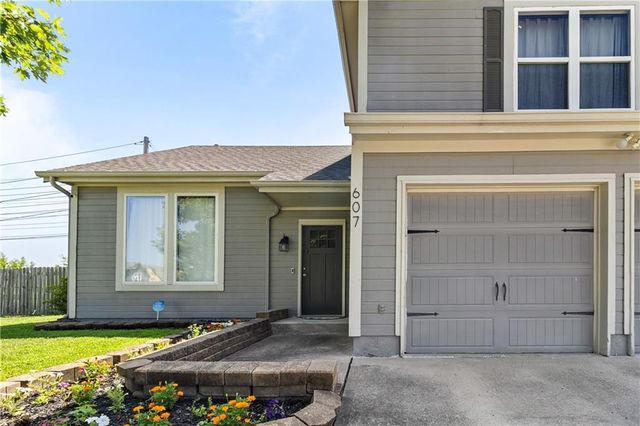 607 SE Joel Avenue, Lee's Summit, MO 64063
