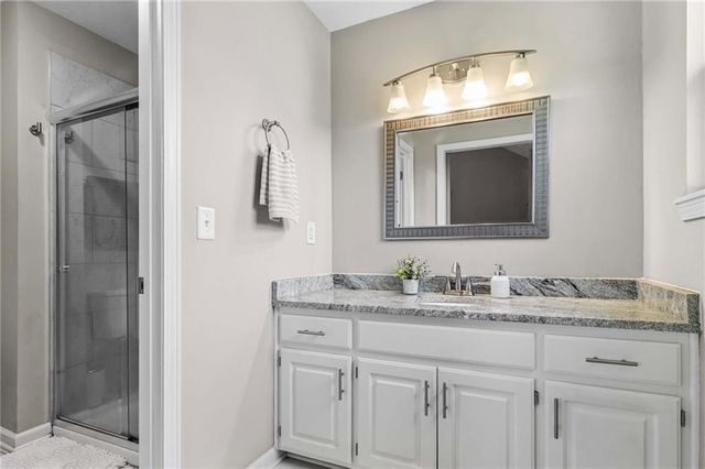 607 SE Joel Avenue, Lee's Summit, MO 64063