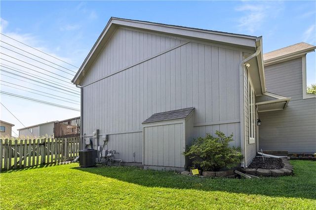 607 SE Joel Avenue, Lee's Summit, MO 64063