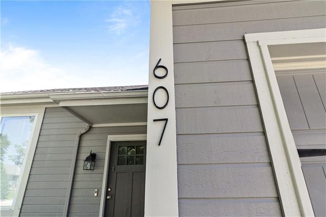 607 SE Joel Avenue, Lee's Summit, MO 64063