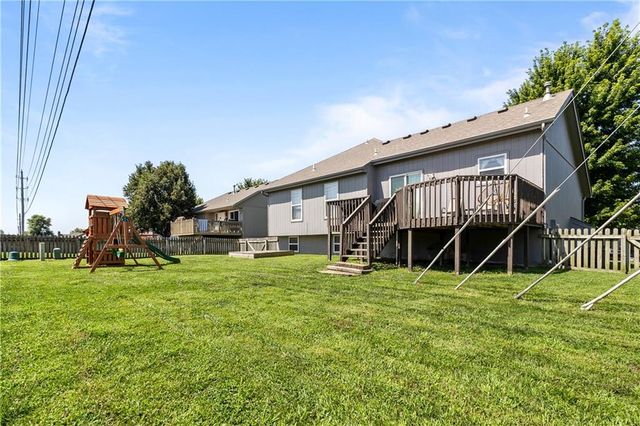 607 SE Joel Avenue, Lee's Summit, MO 64063