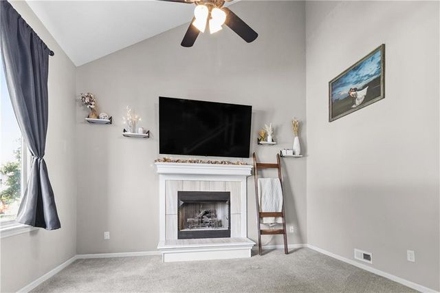 607 SE Joel Avenue, Lee's Summit, MO 64063