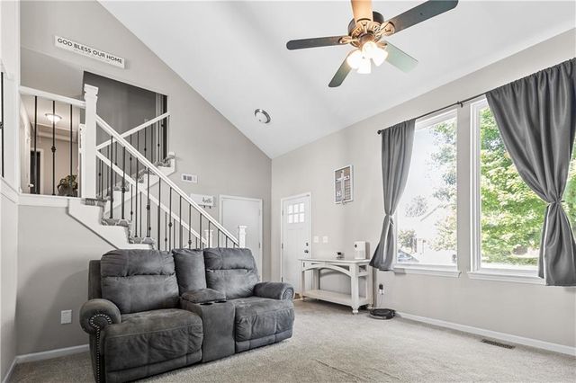 607 SE Joel Avenue, Lee's Summit, MO 64063
