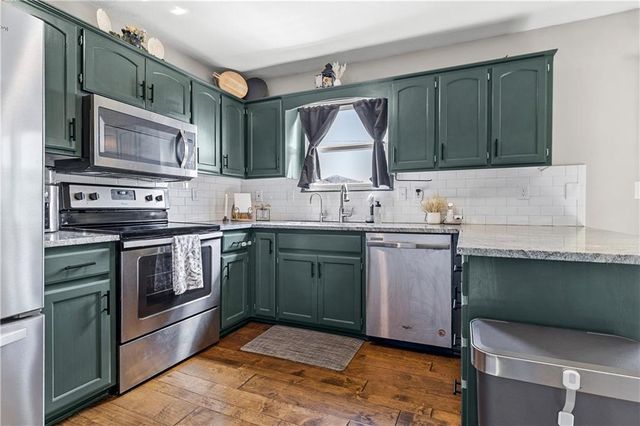 607 SE Joel Avenue, Lee's Summit, MO 64063