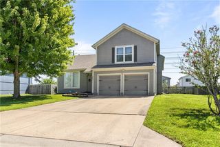 607 SE Joel Avenue, Lee's Summit, MO 64063