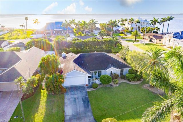 3521 SE 22nd AVE, Cape Coral, FL 33904