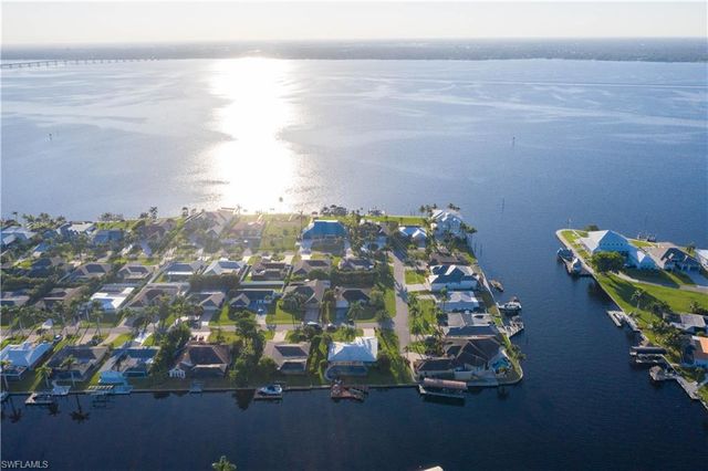 3521 SE 22nd AVE, Cape Coral, FL 33904