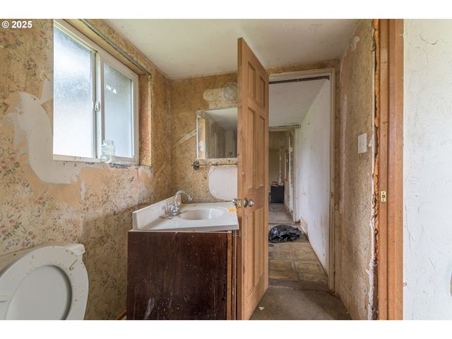 478 E 32ND Ave, Eugene, OR 97405