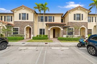 8881 W 35th Lane, Hialeah, FL 33018
