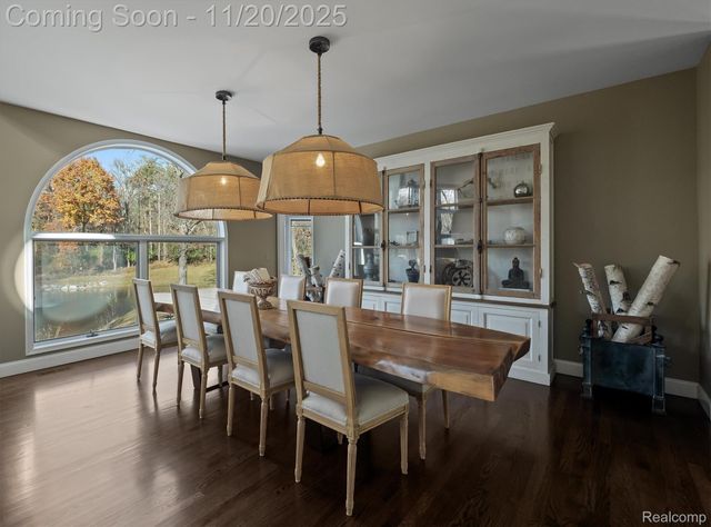 5764 Bloomfield Glens Road, West Bloomfield Charter Township, MI 48322