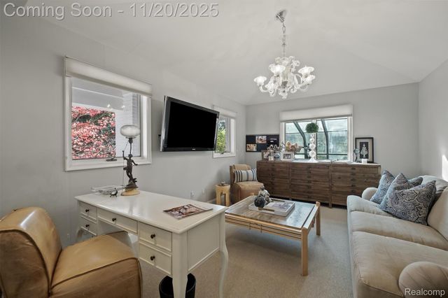 5764 Bloomfield Glens Road, West Bloomfield Charter Township, MI 48322