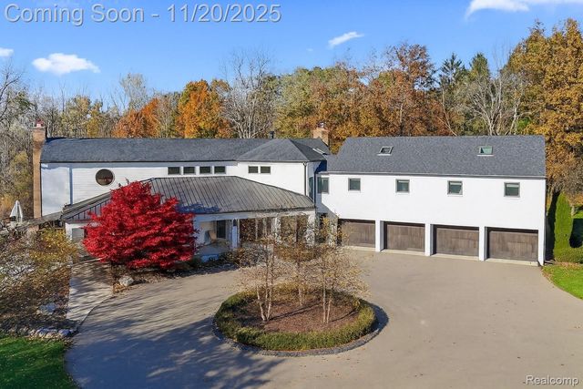 5764 Bloomfield Glens Road, West Bloomfield Charter Township, MI 48322