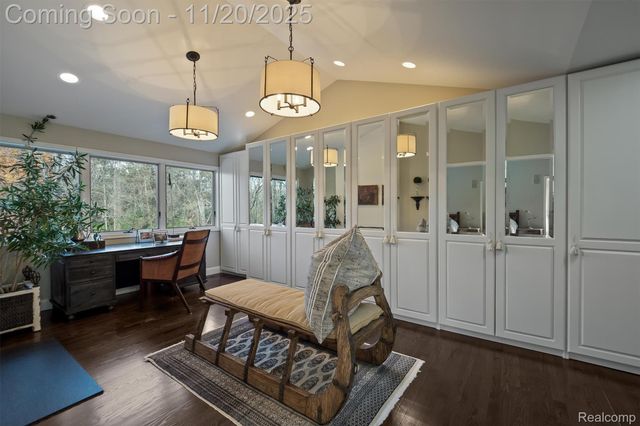 5764 Bloomfield Glens Road, West Bloomfield Charter Township, MI 48322