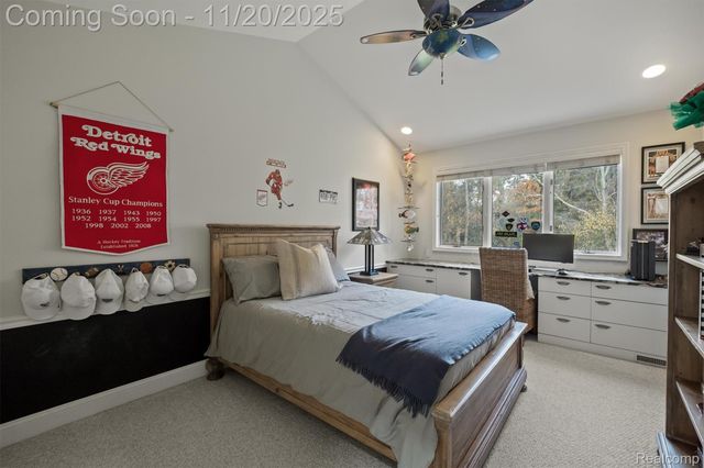 5764 Bloomfield Glens Road, West Bloomfield Charter Township, MI 48322