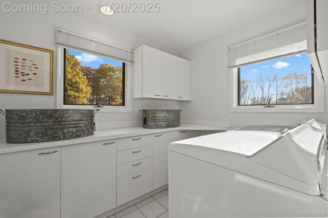 5764 Bloomfield Glens Road, West Bloomfield Charter Township, MI 48322