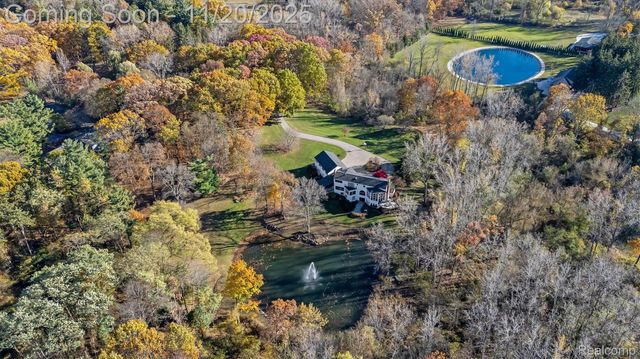 5764 Bloomfield Glens Road, West Bloomfield Charter Township, MI 48322
