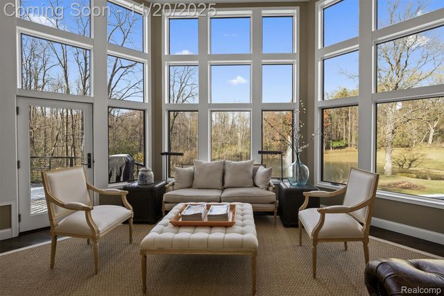 5764 Bloomfield Glens Road, West Bloomfield Charter Township, MI 48322