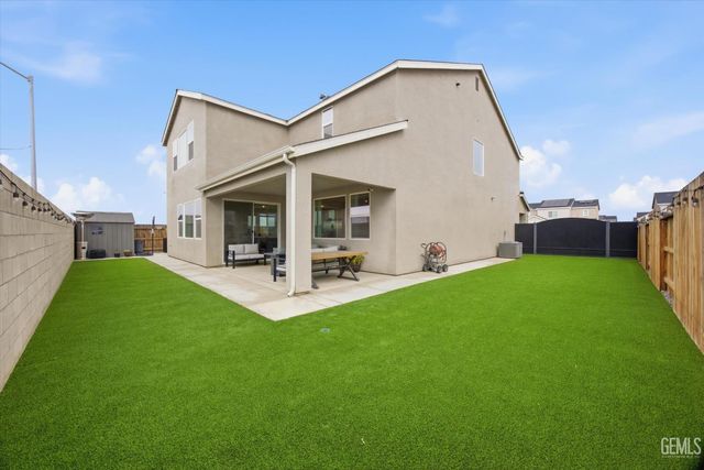 6807 Diamond Springs Drive, Bakersfield, CA 93313