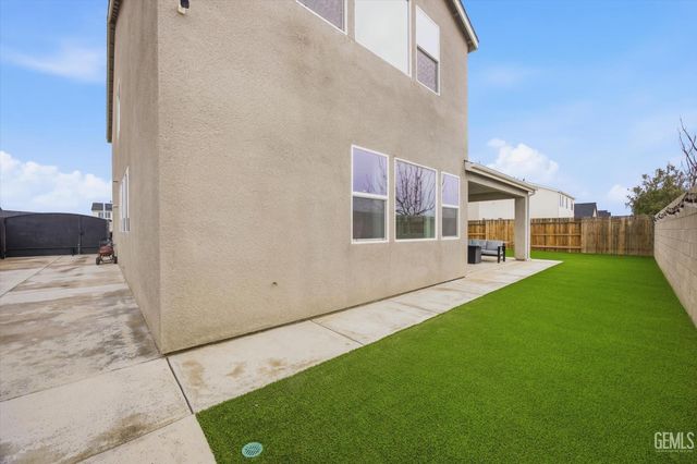 6807 Diamond Springs Drive, Bakersfield, CA 93313