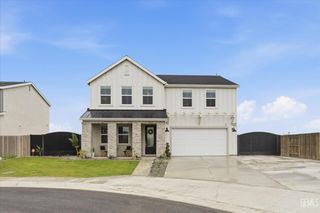 6807 Diamond Springs Drive, Bakersfield, CA 93313