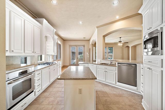 10015 Cinco Ridge Drive, Katy, TX 77494