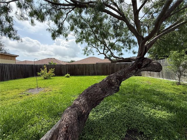 1013 Cupertino St, Portland, TX 78374