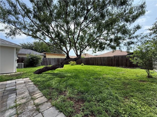 1013 Cupertino St, Portland, TX 78374
