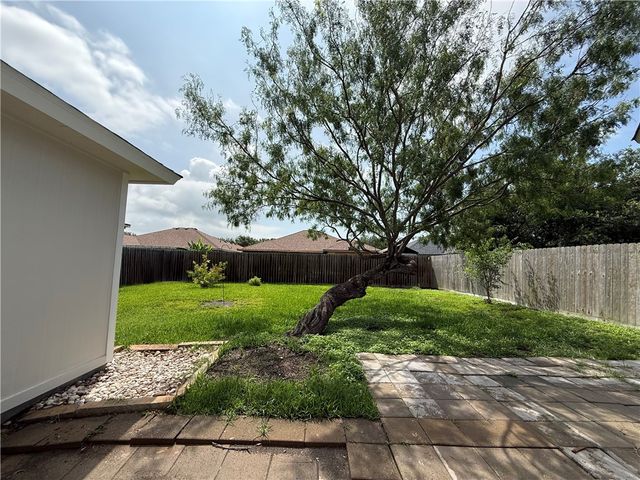 1013 Cupertino St, Portland, TX 78374