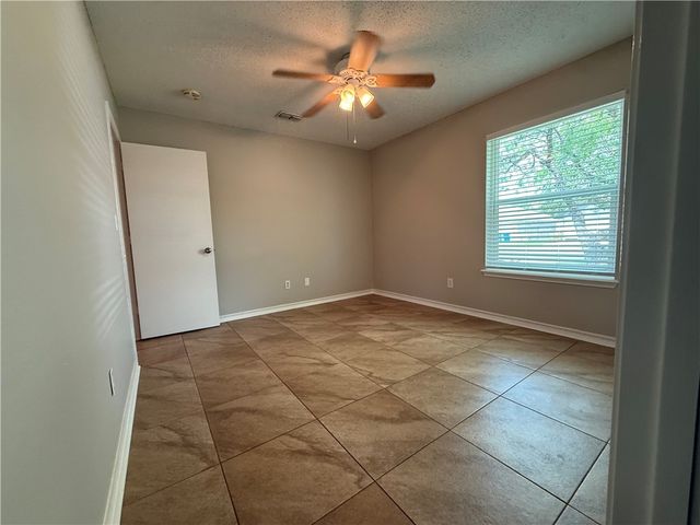 1013 Cupertino St, Portland, TX 78374