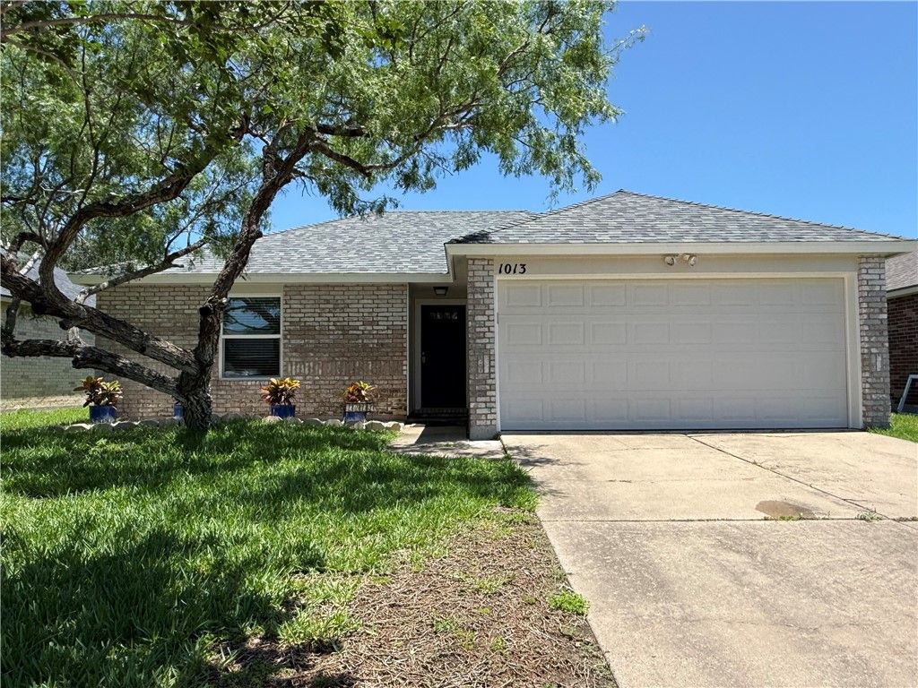 1013 Cupertino St, Portland, TX 78374