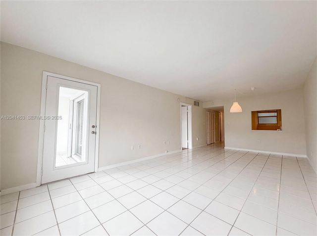 200 Galen Drive 202, Key Biscayne, FL 33149