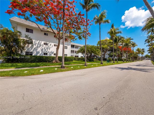 200 Galen Drive 202, Key Biscayne, FL 33149