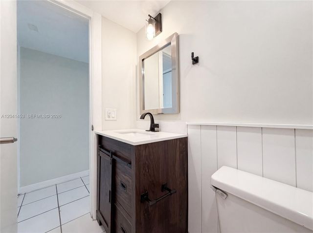 200 Galen Drive 202, Key Biscayne, FL 33149