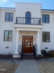 607 Smedes Place B, Raleigh, NC 27605