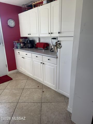 373 S Paseo Sarta Apt B, Green Valley, AZ 85614