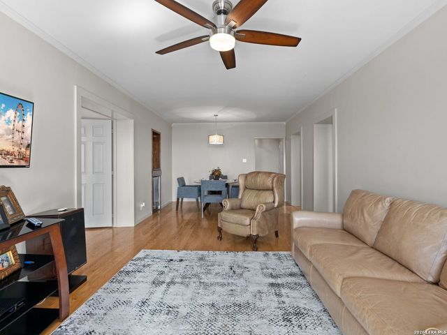 7701 Wurzbach Rd Apt 1105, San Antonio, TX 78229