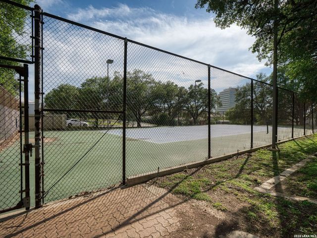 7701 Wurzbach Rd Apt 1105, San Antonio, TX 78229