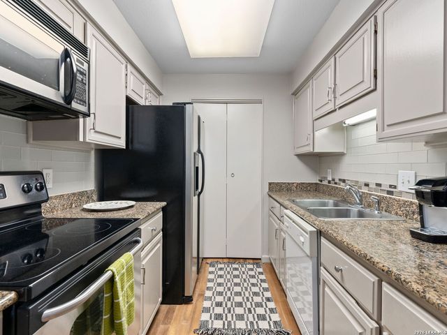7701 Wurzbach Rd Apt 1105, San Antonio, TX 78229