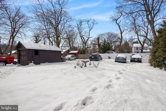 126 S LENOLA RD, Moorestown, NJ 08057