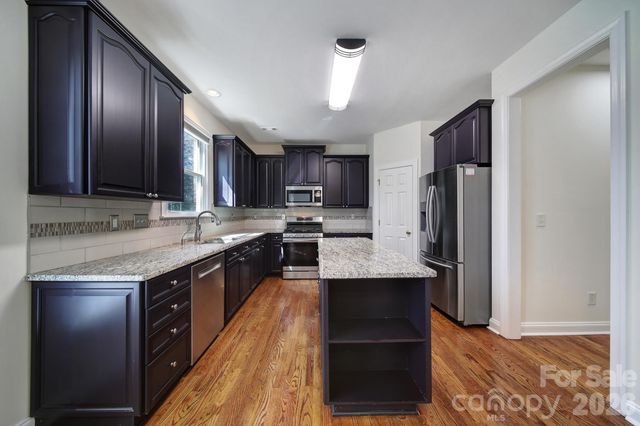 9025 Cambridge Green Drive, Charlotte, NC 28277