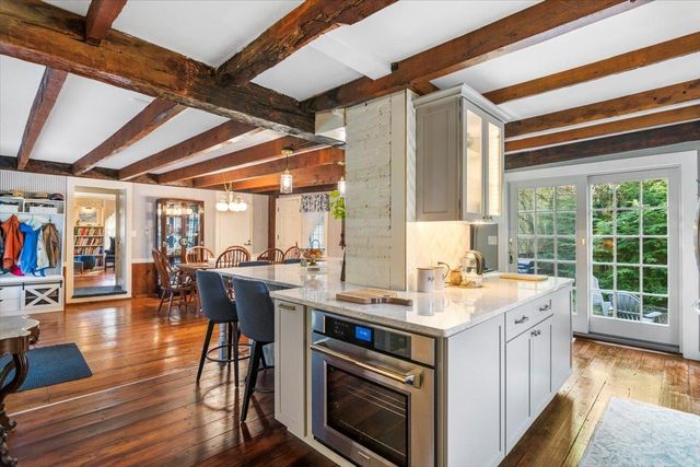 55 Monument Avenue, Bennington, VT 05201