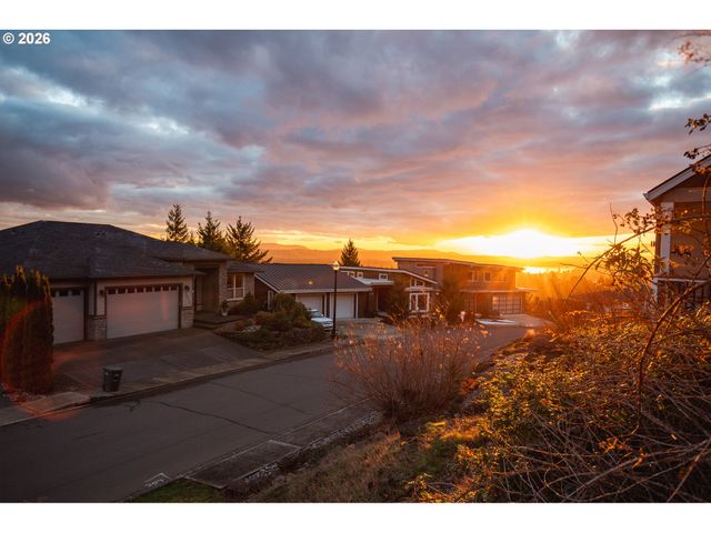 1697 N COLUMBIA RIDGE Way, Washougal, WA 98671