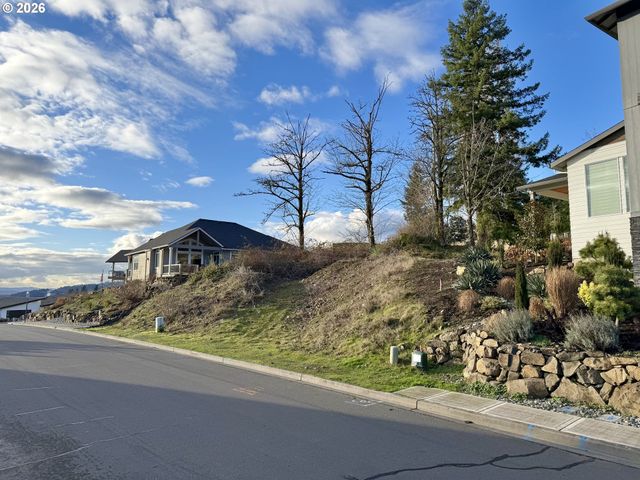 1697 N COLUMBIA RIDGE Way, Washougal, WA 98671