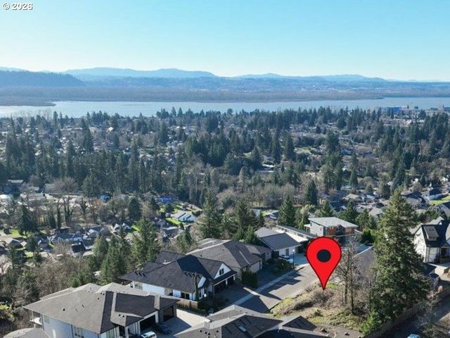 1697 N COLUMBIA RIDGE Way, Washougal, WA 98671