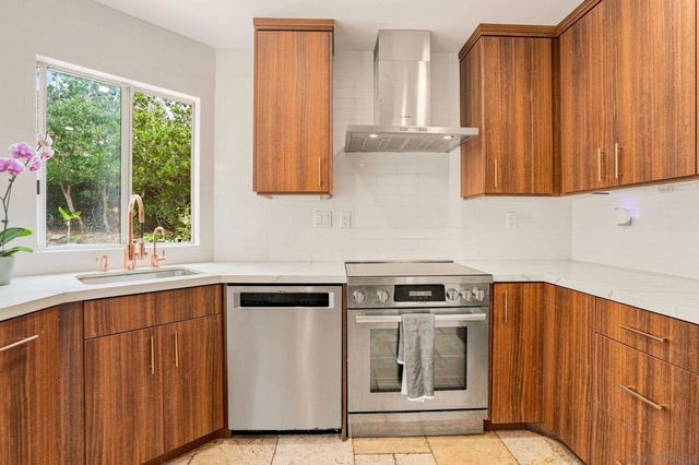 5849 Caminito Del Estio, La Jolla, CA 92037