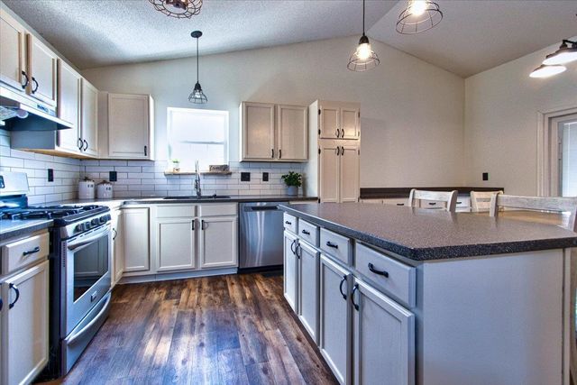 1905 S Milstead St, Wichita, KS 67209