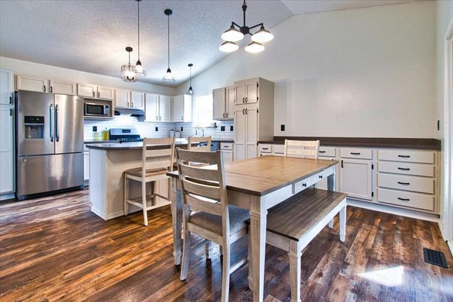 1905 S Milstead St, Wichita, KS 67209