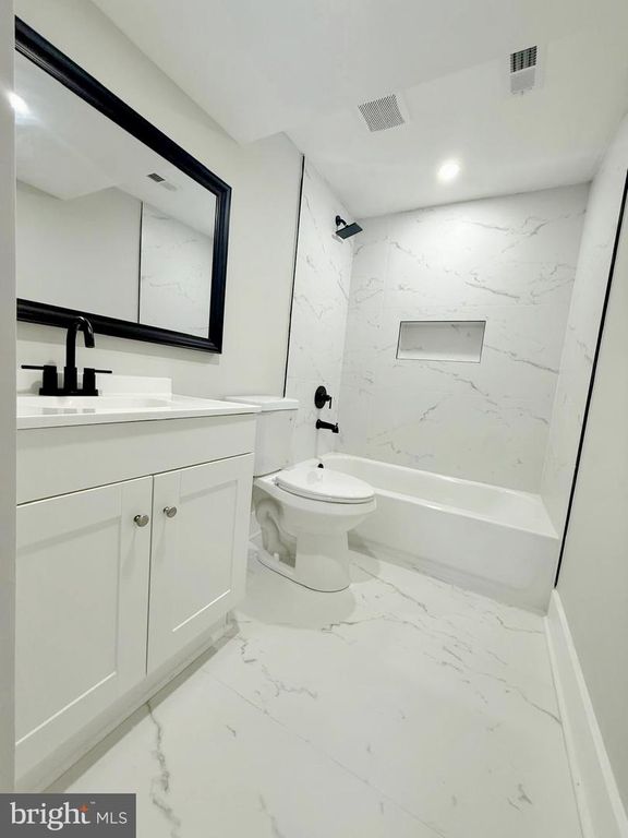 Image 2 of property listing at 1520 JUTEWOOD AVE, Landover, MD 20785